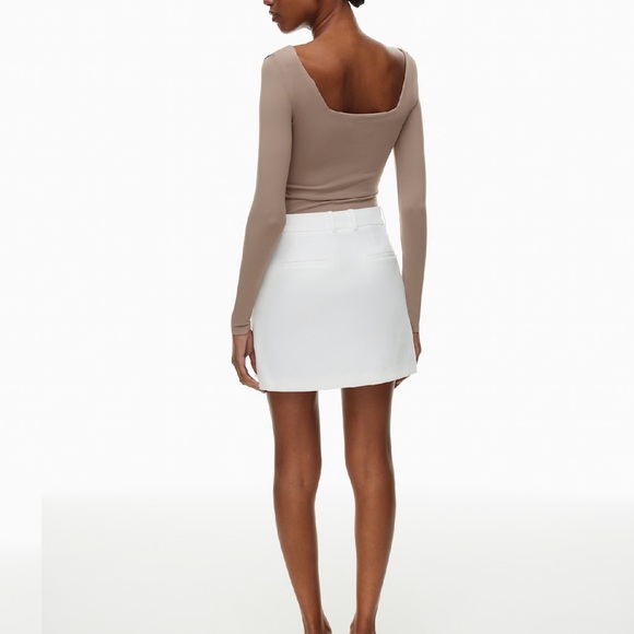 Aritzia Original Contour Squareneck Bodysuit in taupe NWT - Picture 3 of 8